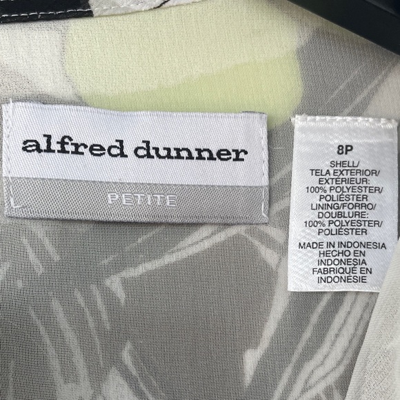 Alfred Dunner Sao Paolo Green and Black Floral Lined Blouse 8P - Picture 3 of 15